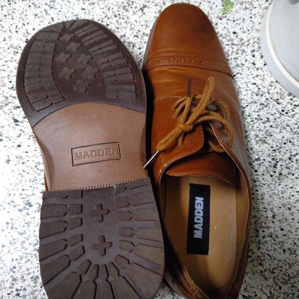 Shoes - Picture 5 of 6